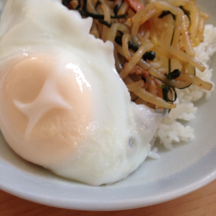 ニラともやし炒め 目玉焼き丼 レシピ 作り方 By Xmickyx 楽天レシピ ニラともやし炒め 目玉焼き丼 レシピ 作り方 By Xmickyx 楽天レシピ